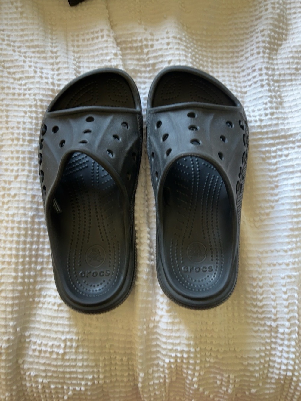 CROCS Black Classic Slide Clogs Fits like a Women’s size 8